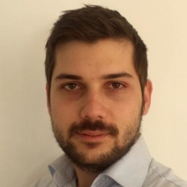 Noah Schmidt headshot